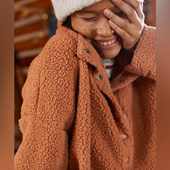 Aerie Teddy Bear Sherpa - Picture 3 of 10